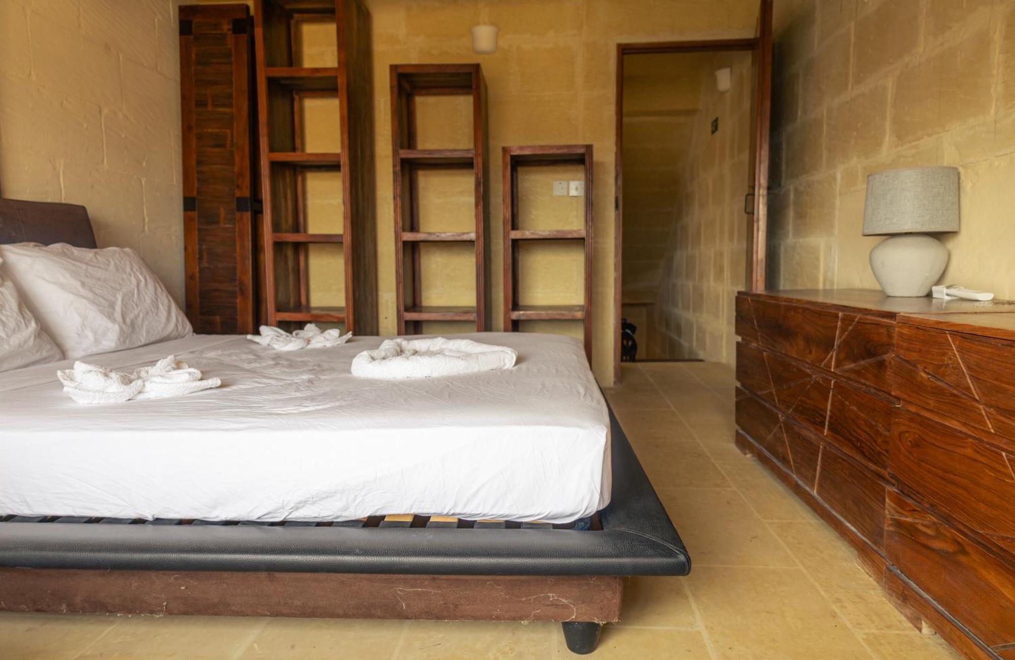 Tranquil 2-Bedroom Escape Надур Екстер'єр фото