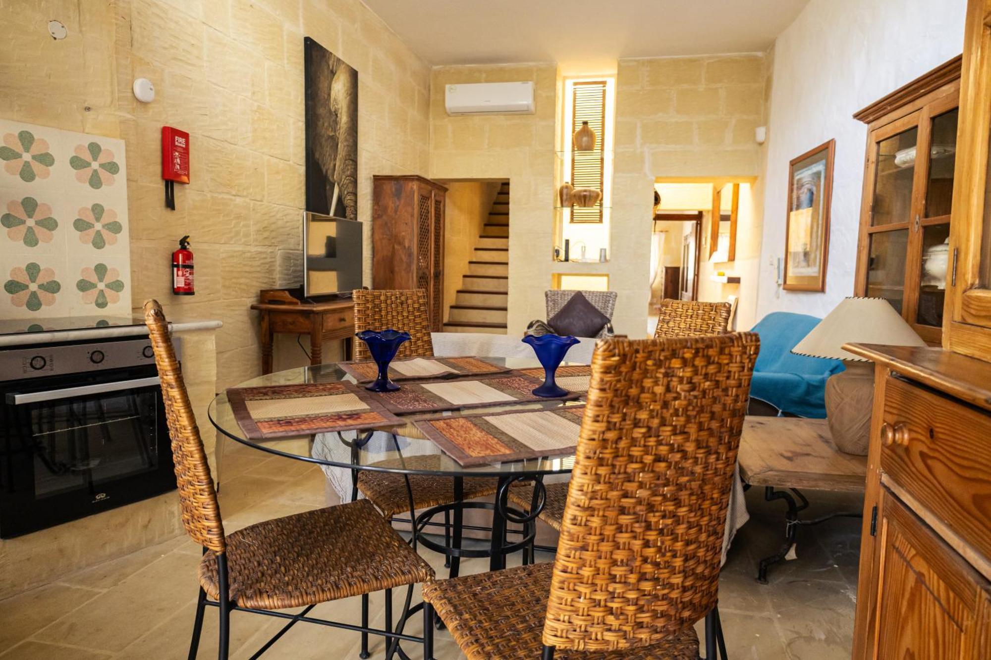 Tranquil 2-Bedroom Escape Надур Екстер'єр фото