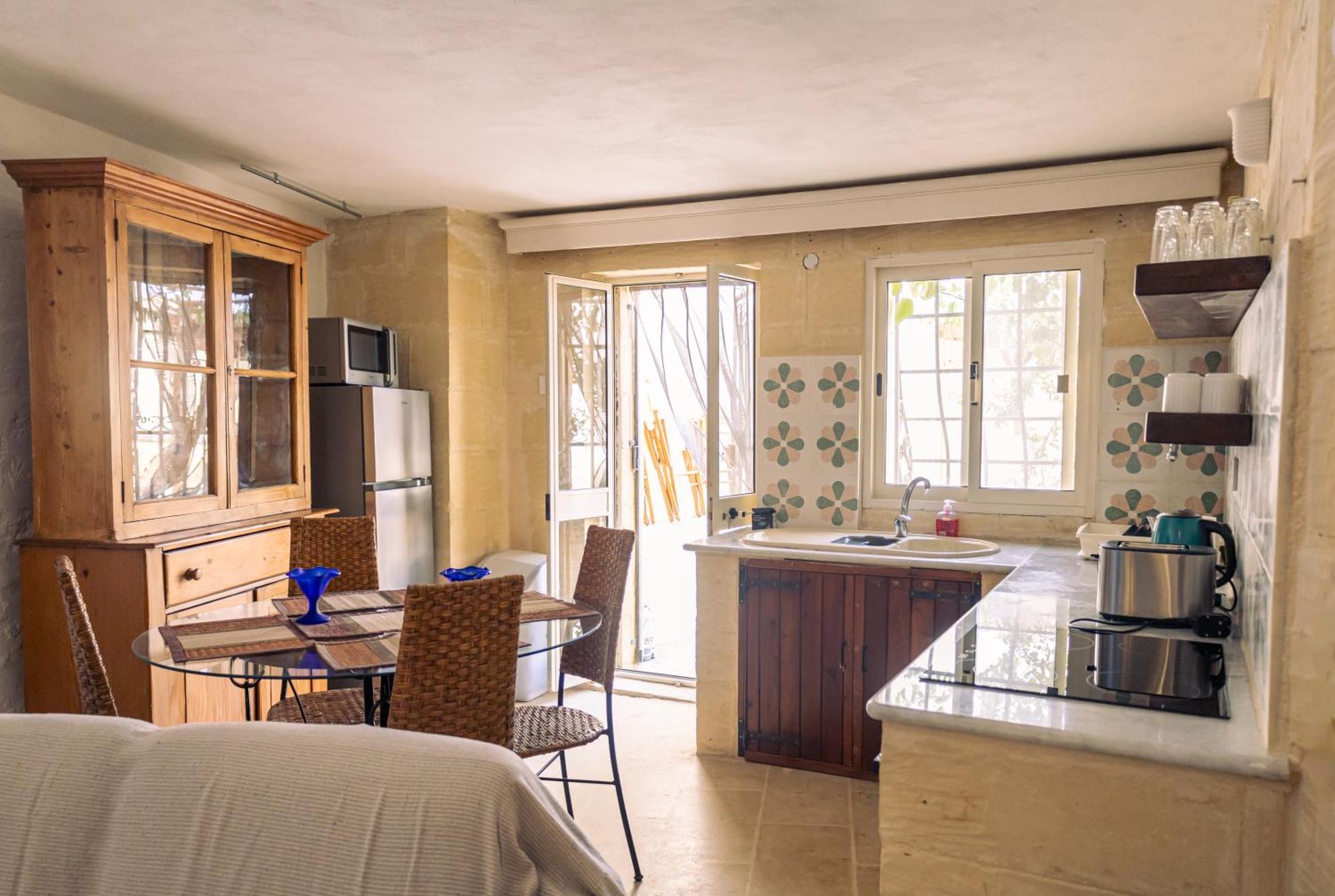 Tranquil 2-Bedroom Escape Надур Екстер'єр фото